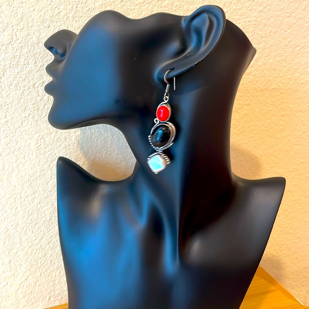 Sterling  Silver Gorgeous Red Black Agate And Mother of Pearl Dangle Earrings
